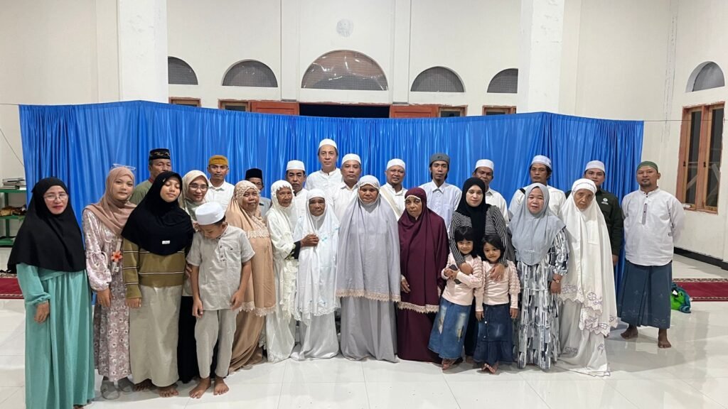 Rotib Al-Eydrus Menggema dalam Safari Ramadan Majelis Muhyin Nufuus di Masjid Hidayatullah Kecamatan Sipatana Kota Gorontalo